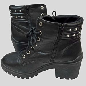 New *No Boundries (NOBO) Women Black Hiker Boots Silver Studs (sz/8)